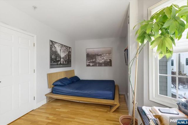 214 The Promenade 214, Edgewater, NJ 07020