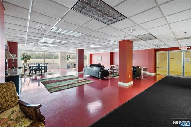 214 The Promenade 214, Edgewater, NJ 07020