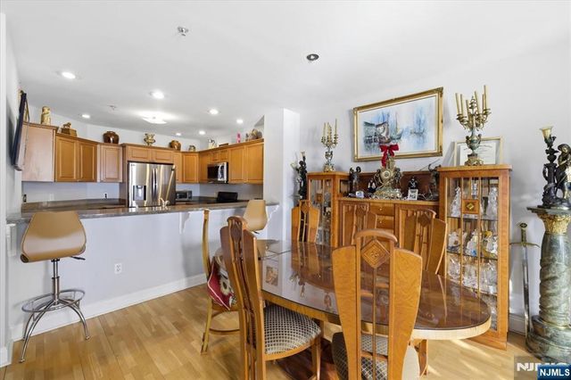 214 The Promenade 214, Edgewater, NJ 07020