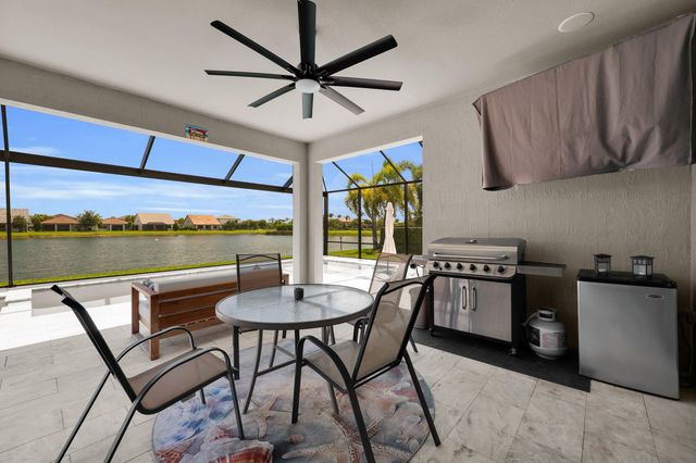 8294 CATRIA Lane, Lake Worth, FL 33467