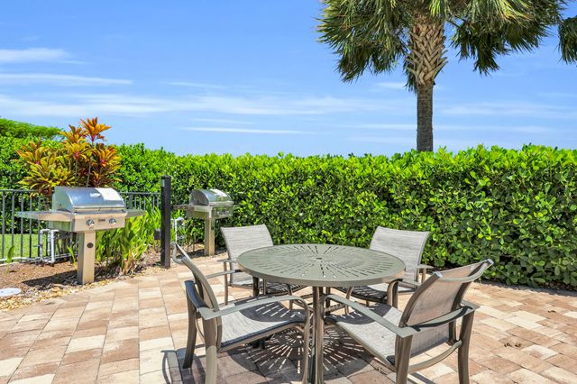 8294 CATRIA Lane, Lake Worth, FL 33467