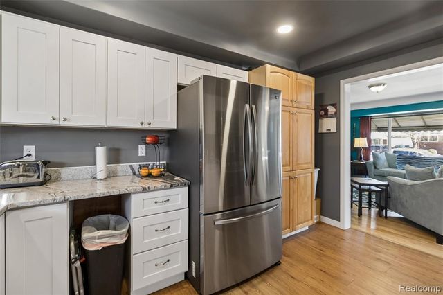 25907 Harmon Street, Saint Clair Shores, MI 48081