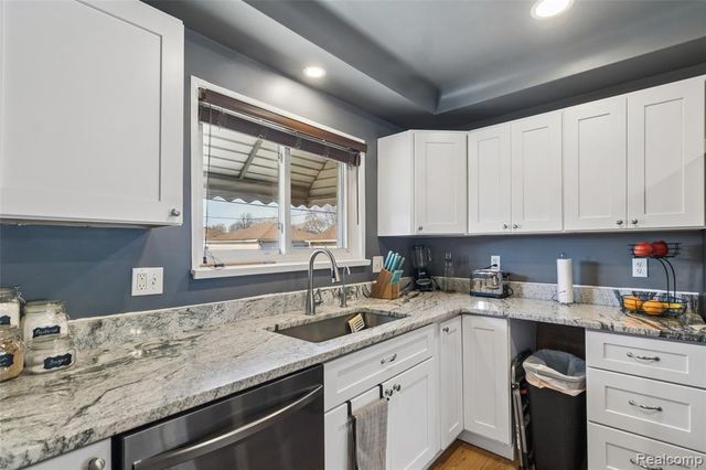 25907 Harmon Street, Saint Clair Shores, MI 48081