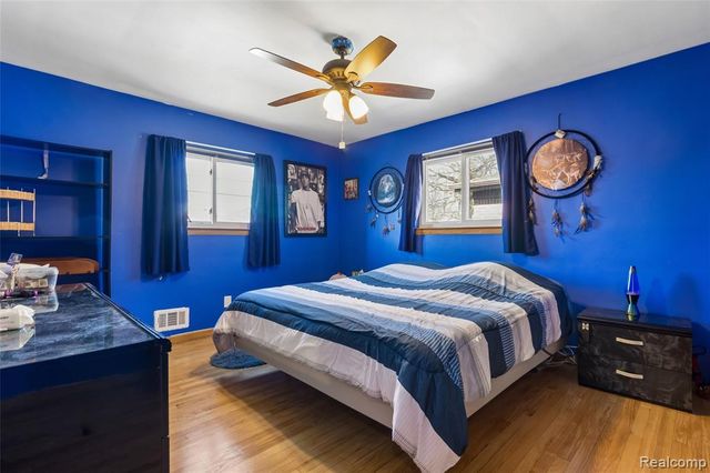 25907 Harmon Street, Saint Clair Shores, MI 48081