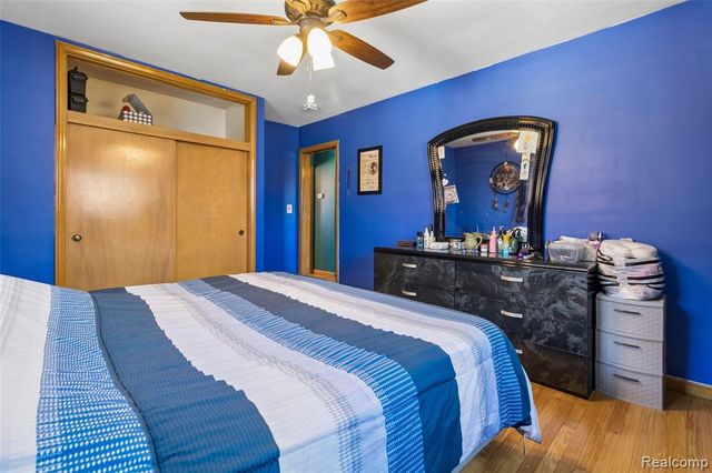 25907 Harmon Street, Saint Clair Shores, MI 48081