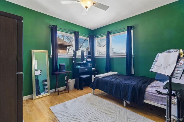 25907 Harmon Street, Saint Clair Shores, MI 48081