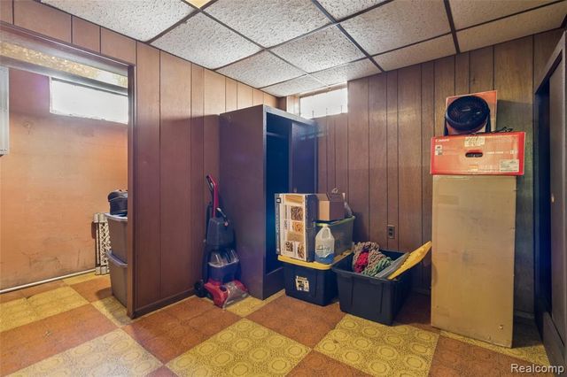 25907 Harmon Street, Saint Clair Shores, MI 48081