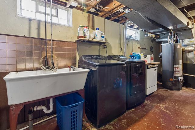 25907 Harmon Street, Saint Clair Shores, MI 48081