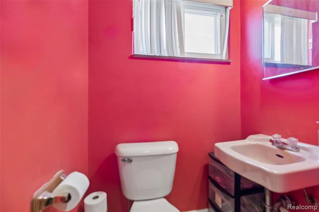 25907 Harmon Street, Saint Clair Shores, MI 48081