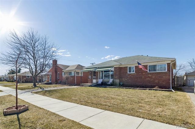 25907 Harmon Street, Saint Clair Shores, MI 48081