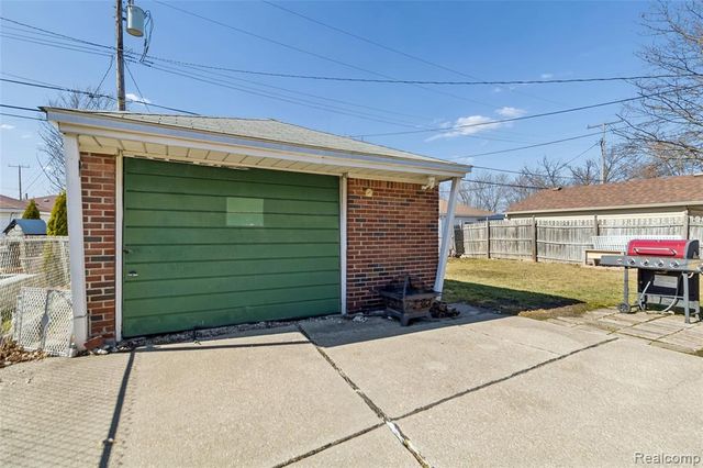 25907 Harmon Street, Saint Clair Shores, MI 48081