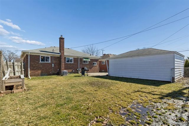 25907 Harmon Street, Saint Clair Shores, MI 48081