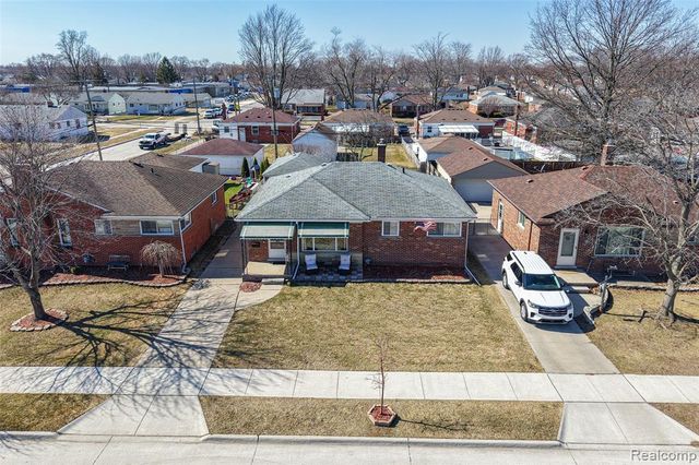 25907 Harmon Street, Saint Clair Shores, MI 48081