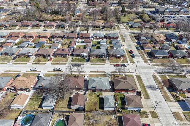 25907 Harmon Street, Saint Clair Shores, MI 48081