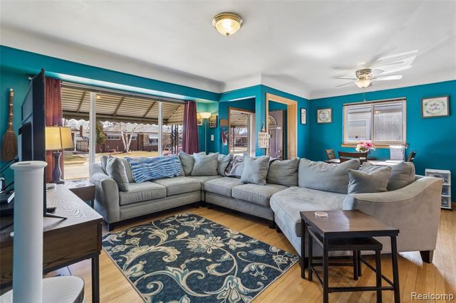 25907 Harmon Street, Saint Clair Shores, MI 48081