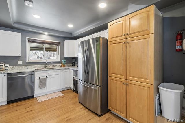 25907 Harmon Street, Saint Clair Shores, MI 48081