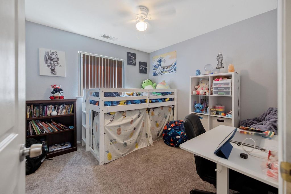 Image 16 of property listing at 517 Tucker Avenue, Sanger, CA 93657