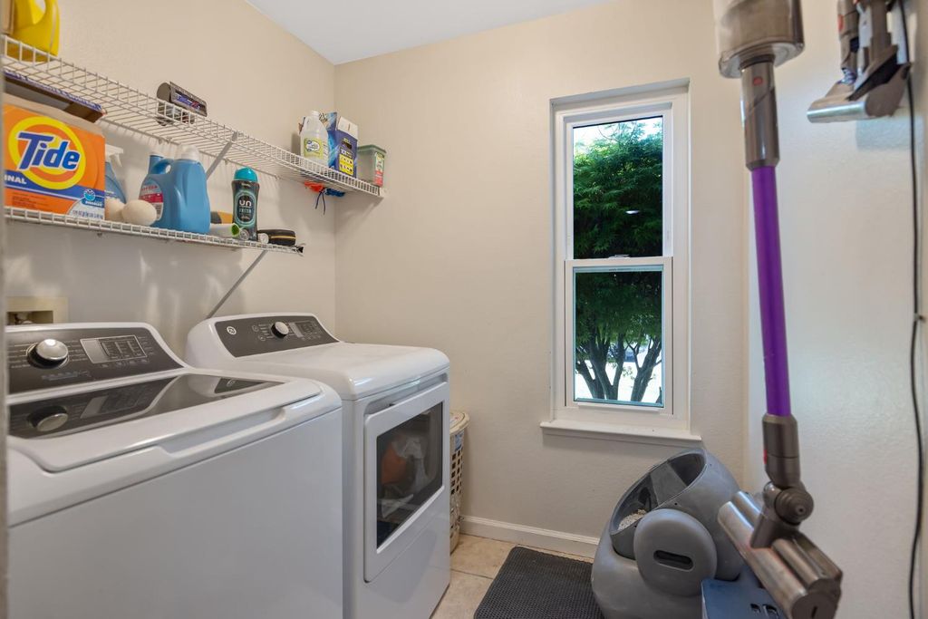 Image 18 of property listing at 517 Tucker Avenue, Sanger, CA 93657