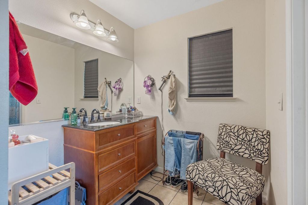 Image 23 of property listing at 517 Tucker Avenue, Sanger, CA 93657