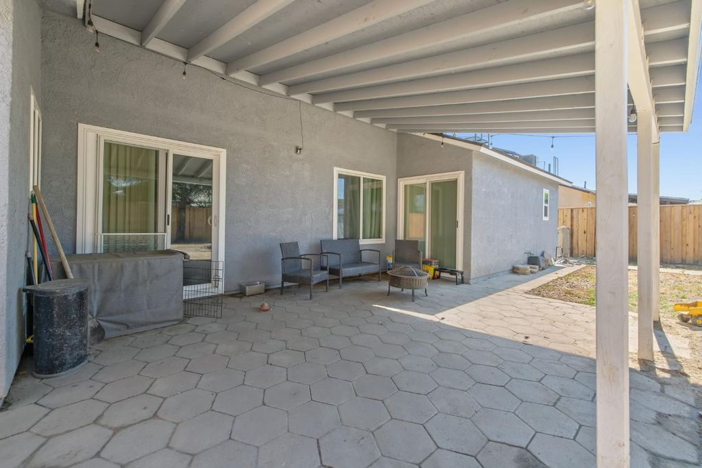 Image 29 of property listing at 517 Tucker Avenue, Sanger, CA 93657