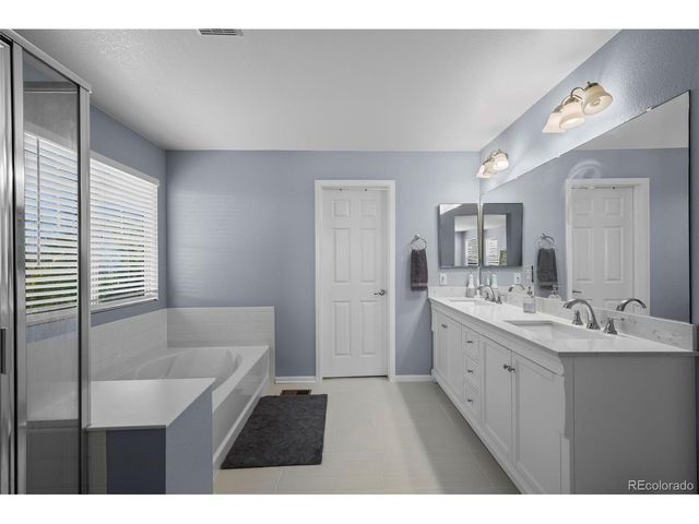 214 N Flat Rock St, Aurora, CO 80018