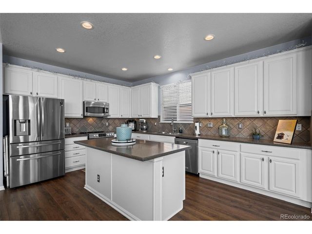 214 N Flat Rock St, Aurora, CO 80018