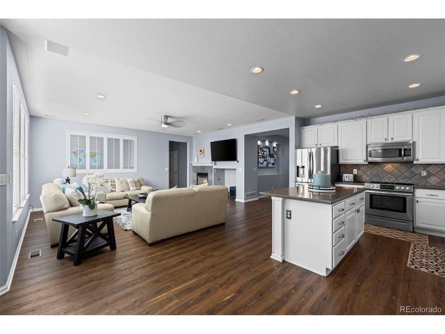 214 N Flat Rock St, Aurora, CO 80018