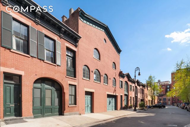 28 College Place, New York City, NY 11201