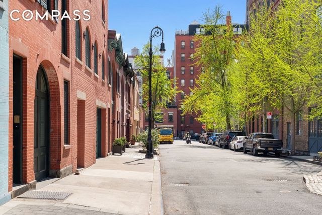 28 College Place, New York City, NY 11201