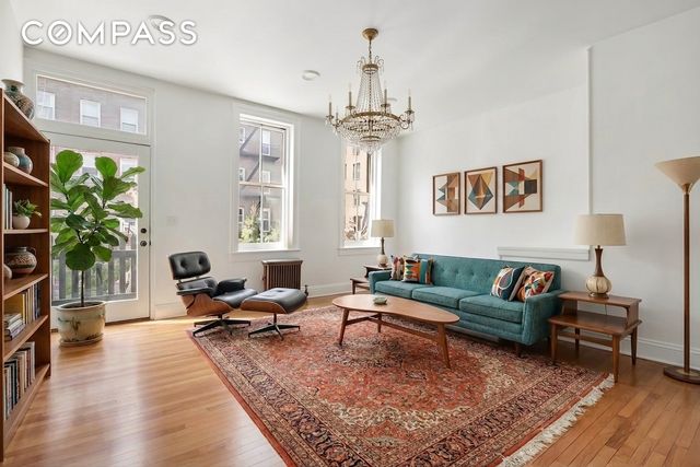 28 College Place, New York City, NY 11201