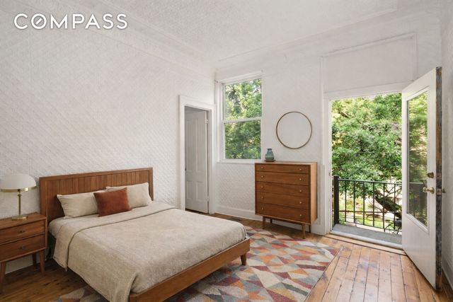 28 College Place, New York City, NY 11201