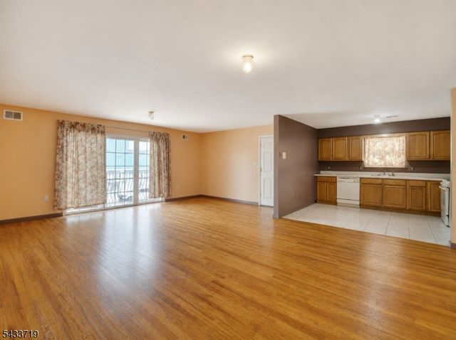 92 E Bigelow St, Newark City, NJ 07114