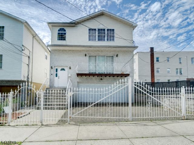 92 E Bigelow St, Newark City, NJ 07114