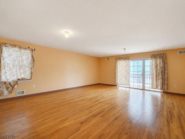 92 E Bigelow St, Newark City, NJ 07114