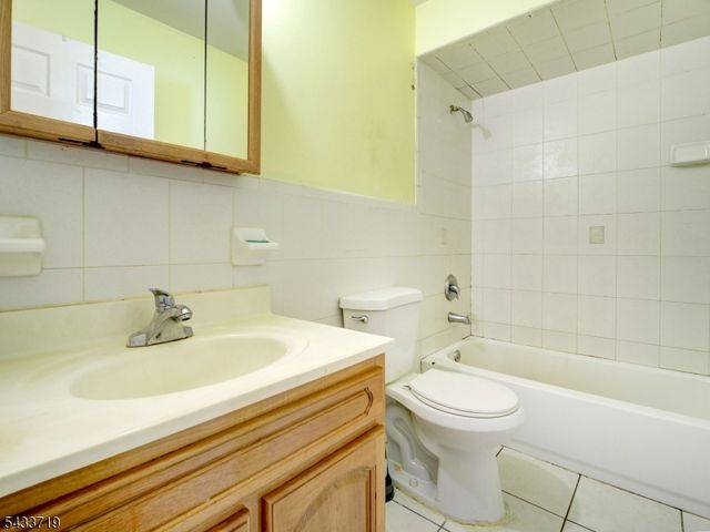 92 E Bigelow St, Newark City, NJ 07114