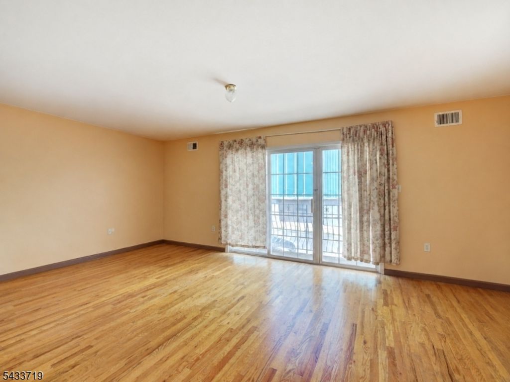 92 E Bigelow St, Newark City, NJ 07114 — photo 4