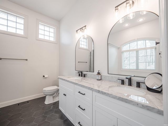 960 Timberland Lane, Evansville, IN 47710