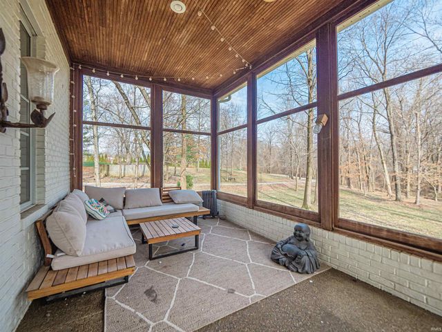 960 Timberland Lane, Evansville, IN 47710