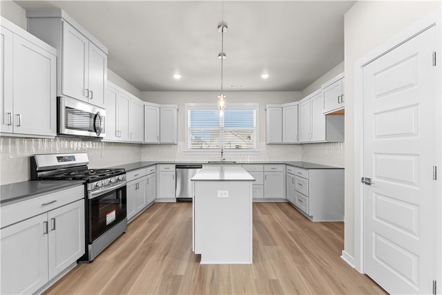 5903 SW Coywolf Street, Bentonville, AR 72713