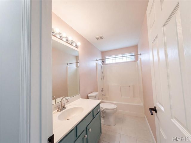 16802 Enderbush Lane, Eureka, MO 63025