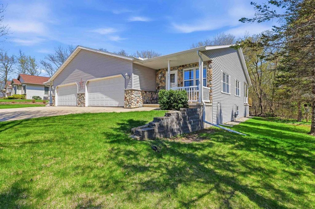 507 Monroe Street, Beaver Dam, WI 53916
