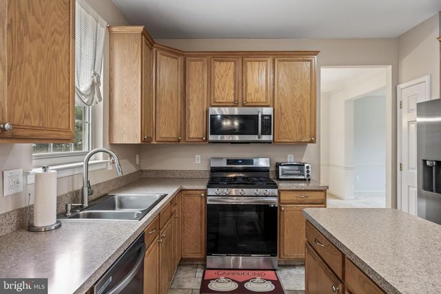 6 TWISTING LN, Sicklerville, NJ 08081