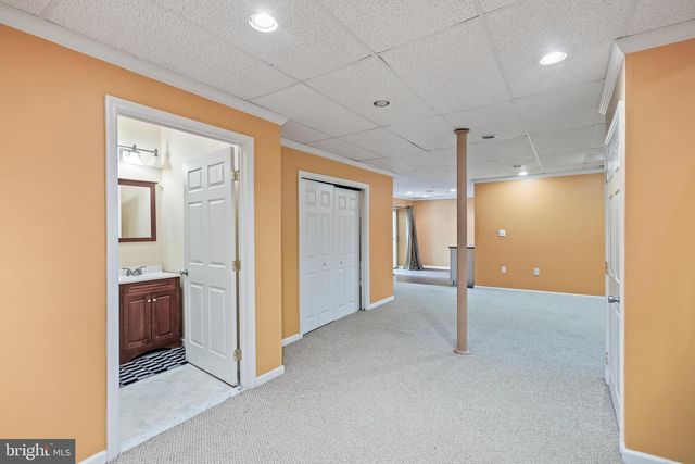 6 TWISTING LN, Sicklerville, NJ 08081