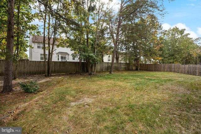 6 TWISTING LN, Sicklerville, NJ 08081