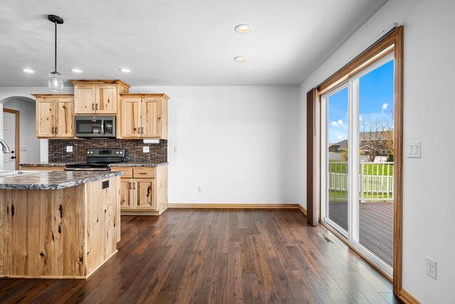 3515 MAYAPPLE DRIVE, Green Bay, WI 54311