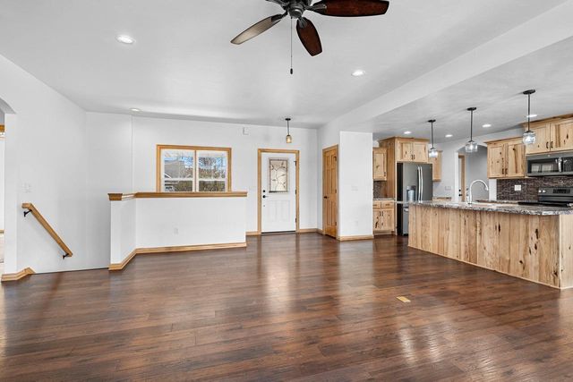 3515 MAYAPPLE DRIVE, Green Bay, WI 54311