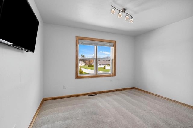 3515 MAYAPPLE DRIVE, Green Bay, WI 54311