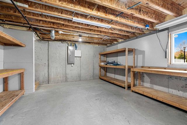 3515 MAYAPPLE DRIVE, Green Bay, WI 54311