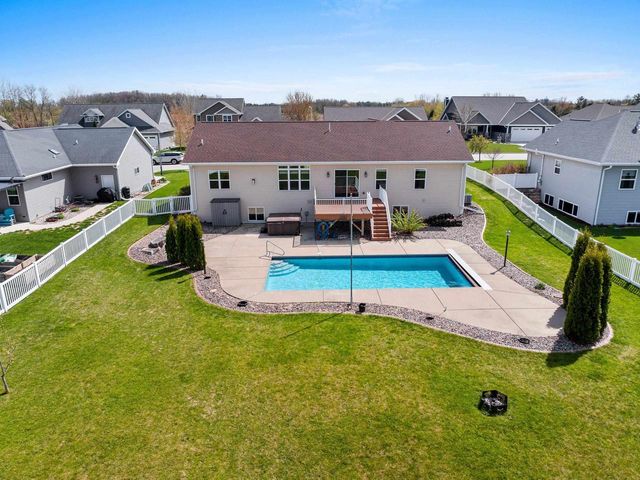 3515 MAYAPPLE DRIVE, Green Bay, WI 54311