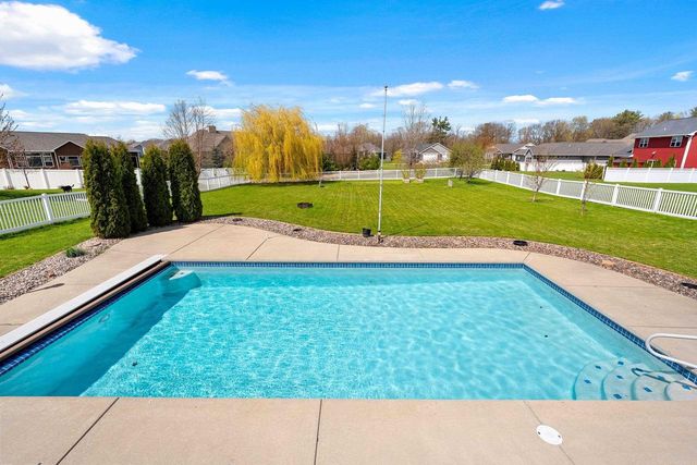 3515 MAYAPPLE DRIVE, Green Bay, WI 54311